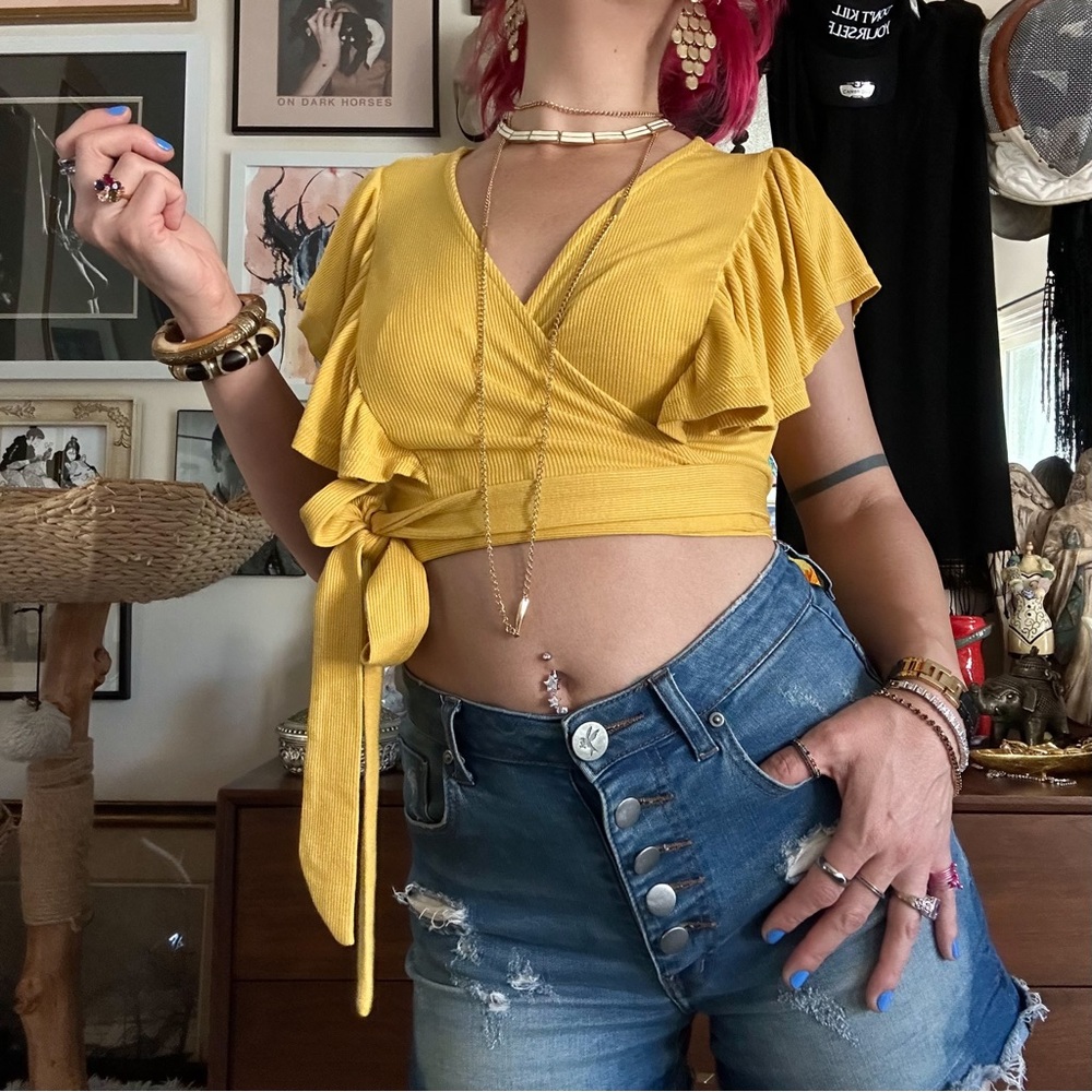 shein mustard rayon rob knit wrap top w flutter sleeves / size small